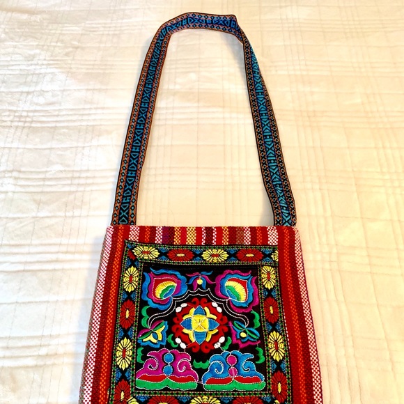 NEW ITEM Colorful Thailand Made Shoulder Handbag. - Picture 2 of 8